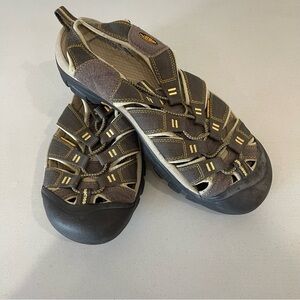Keen Men's Newport sandals size 11 hiking walking fisherman outdoor casual